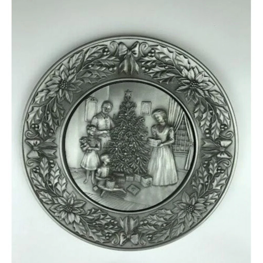Vintage Pewter 3D Victorian Christmas Tree Plate Poinsettia Holly Family Hanging